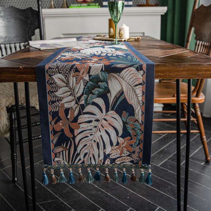 American Retro Yarn-Dyed Tropical Rainforest Jacquard Table Runner with Tassels