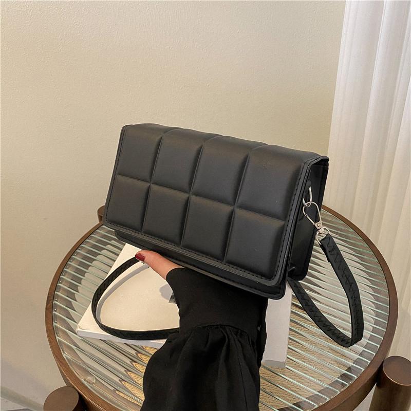 Женская новая дизайнерская маленькая сумка-мессенджер — фото 10