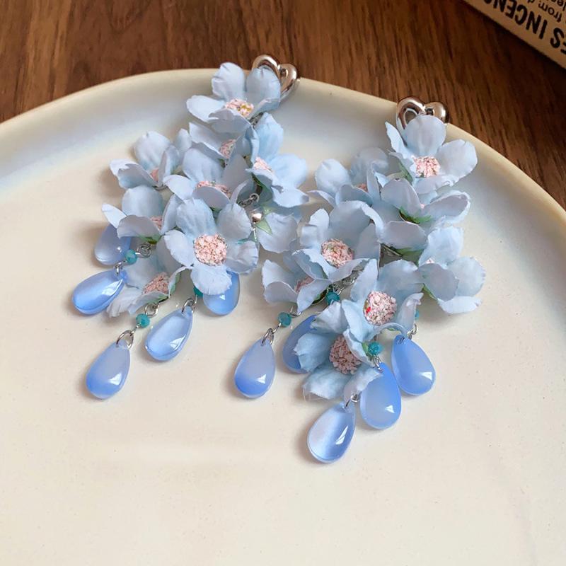 Light Luxury Flower Pattern Tassel Earrings: Niche Design with High-End Versatile Appeal