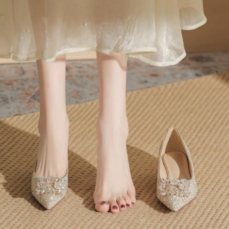 Fall New Coarse Heel Shoes Women's Pointy Shallow Mouth Sequin Crystal Buckle Non-slip Low-top Shoes