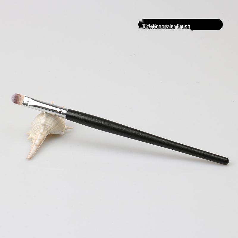 

Набор кистей для макияжа Yasna из 24 предметов: Премиальные инструменты для красоты из натурального ворса Concealer Brush #18 - Black/Silver