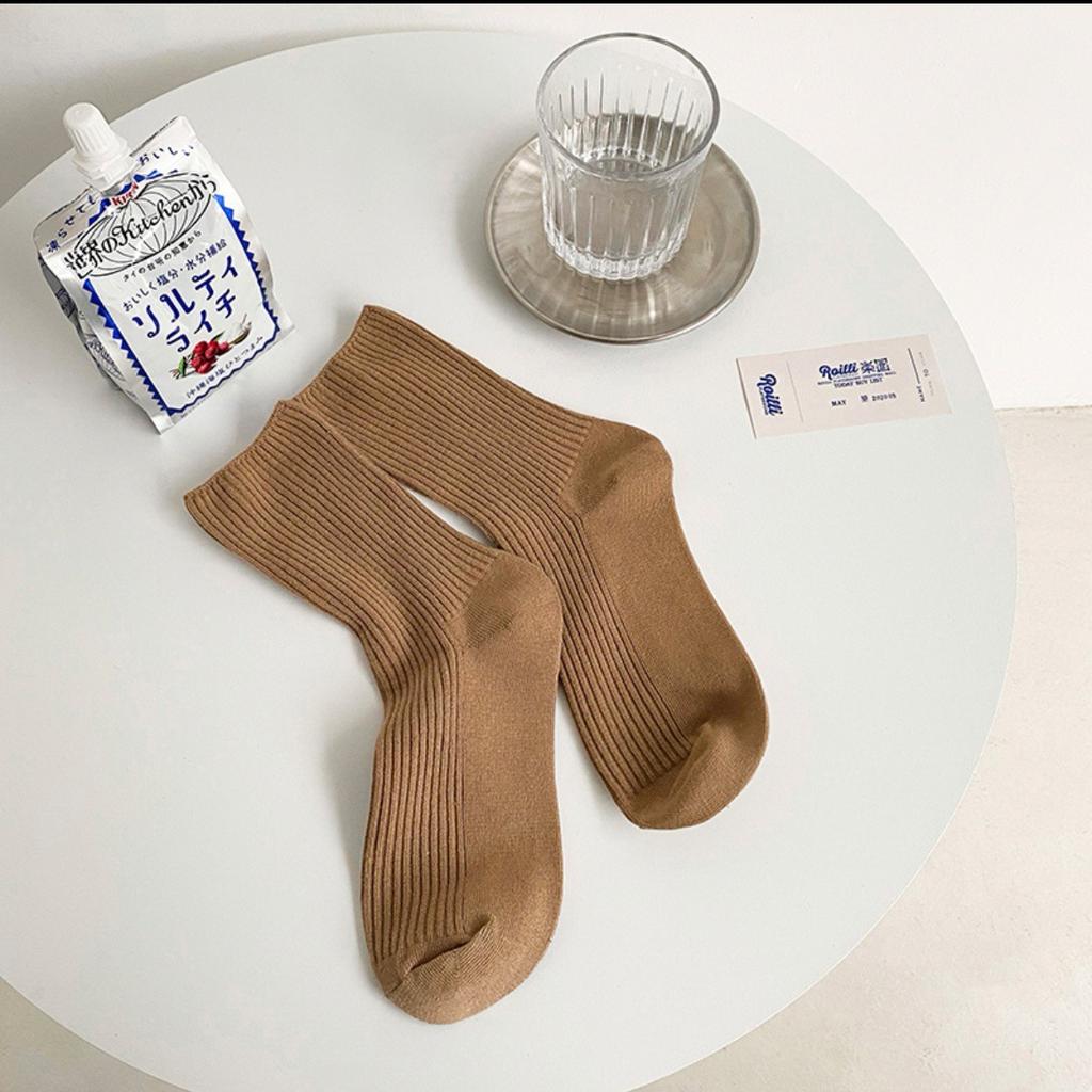 2 Pairs Of New Japanese Socks Set Solid Color Women's Casual Cotton Socks Autumn Simple Women's Medium Length Socks