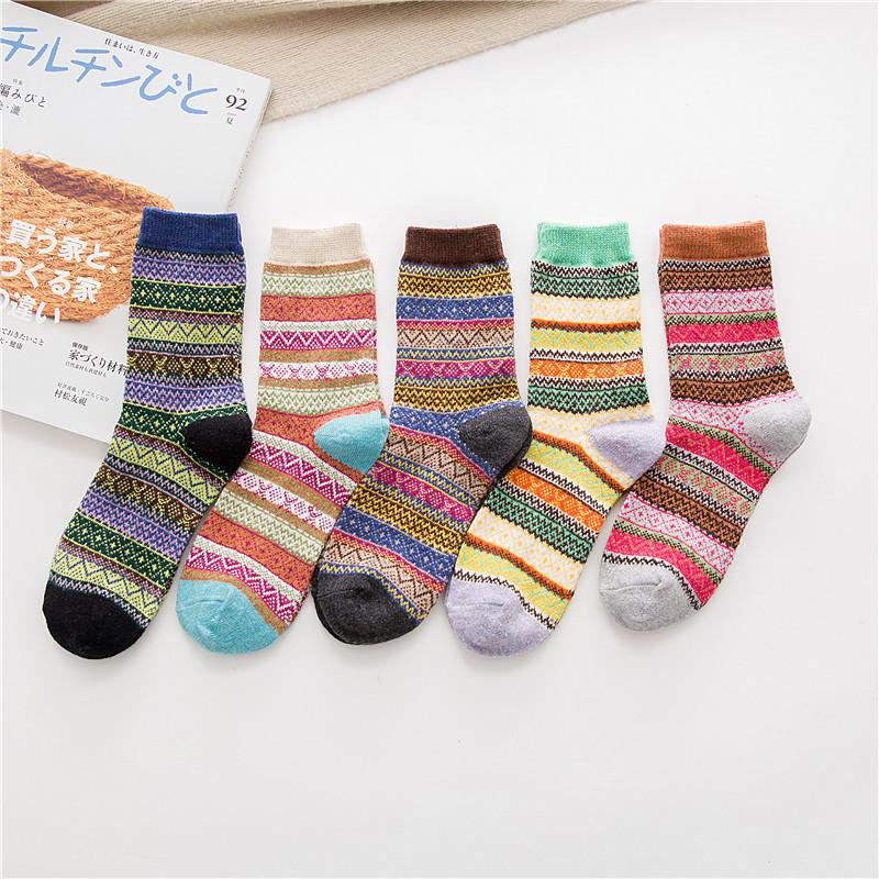 Hiver Nouveaux Produits Chaud Épais Vent National Chaussettes Laine Mi-Mollet Femme Usine 5 Paires