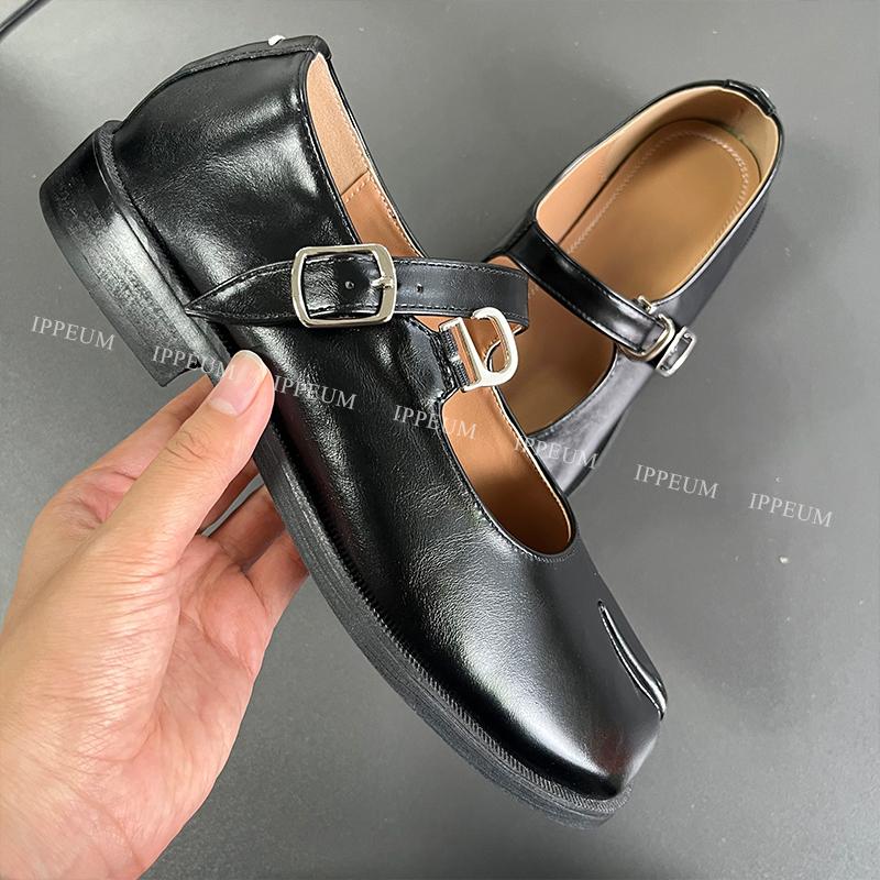 

IPPEUM Tabi Mary Janes Shoes Women Buckle Plus Size 35-44 Burgundy Black pu Leather Split Toe Flats Tabis Loafers 225