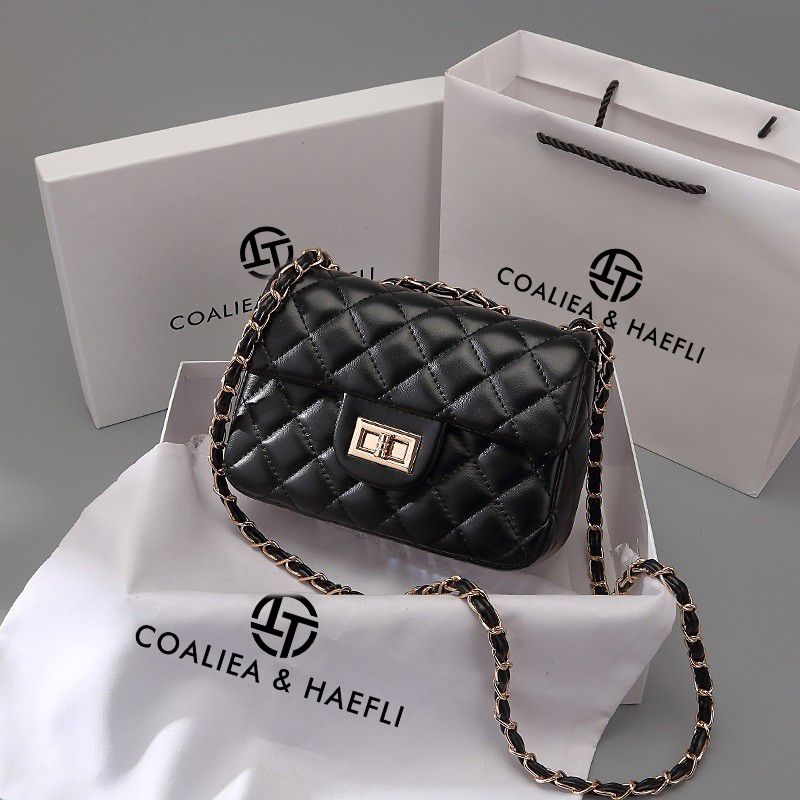 

Hong Kong Brand Fancy Quilted Small Chain Square Bag Women s 2025 New Arrival Underarm Bag Easiest for Match Shoulder Messenger Bag Black light gold chain [Collection Gift Box Set]]