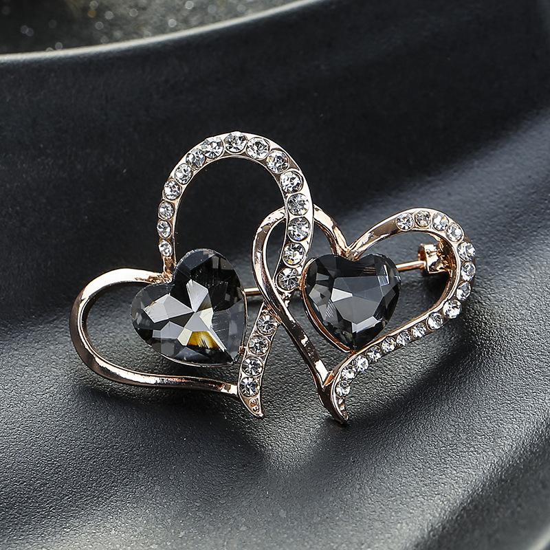 

Ретро Темперамент Любовь Брошь Высокого Класса Женская Мода Универсальный Кристалл Корсаж Легкий Роскошный Высокого Класса Чувство Булавка Костюм Аксессуары