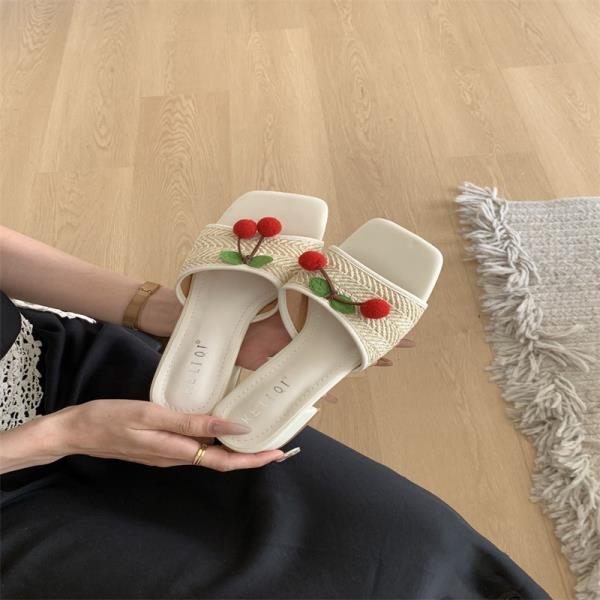 

Fashion Slippers Women Summer Low Female Shoes Slides Square Toe Soft 2025 Beach Rubber Scandals Rome PU Fabric Hoof Heels Shoes Woman s 35
