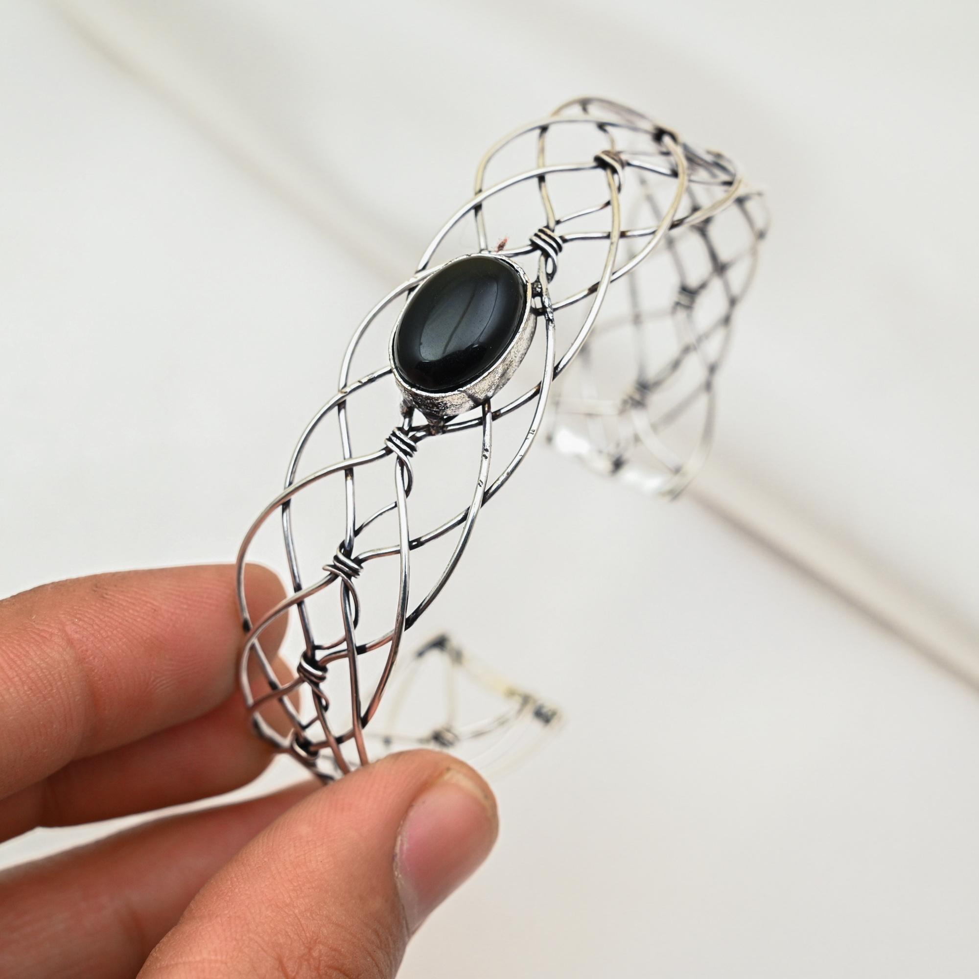 

Браслет-манжета из черного оникса, серебряный браслет 925 пробы, ручной работы, приличный регулируемый браслет, браслет-манжета из драгоценных камней, подарки на помолвку Adjustable чёрный