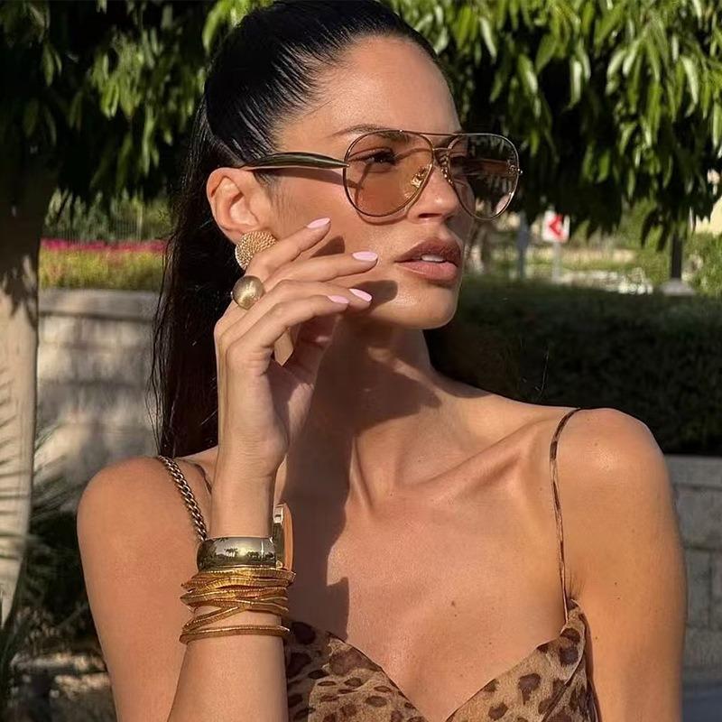 Oversized Aviator Sunglasses For Women 70s Retro 2025 Metal Shades with Gold Streamline Arms
