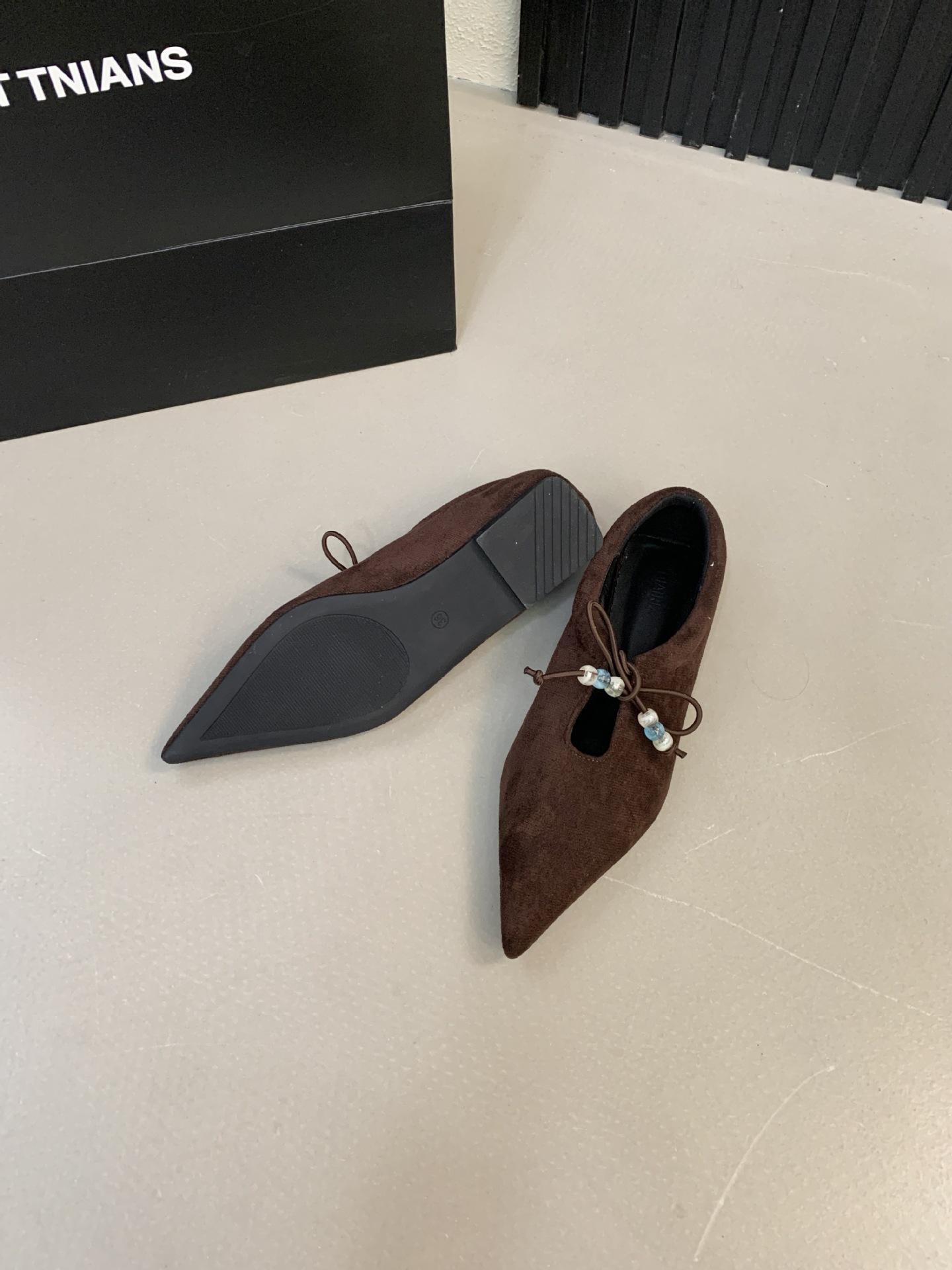 

Flat single shoes women s 2025 new pointed shoes rubber sole beaded lace-up black work ladyshoes 39 коричневый