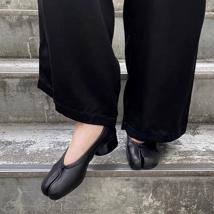 thick heel pleated split-toed shoes light mouth single shoes women's medium heel pig's trotters retro ballet shoes