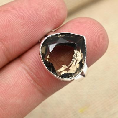 Herrlicher handgefertigter Ring aus 925er-Sterlingsilber mit Rauchtopas-Edelstein für Damen