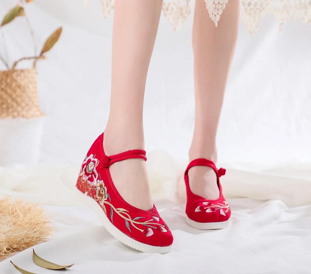 Autumn Elevator Shoes Woman Casual Harajuku Chinese Ethnic Style Canvas Vintage Embroidered Cloth Hanfu Shoes Women Zapatos