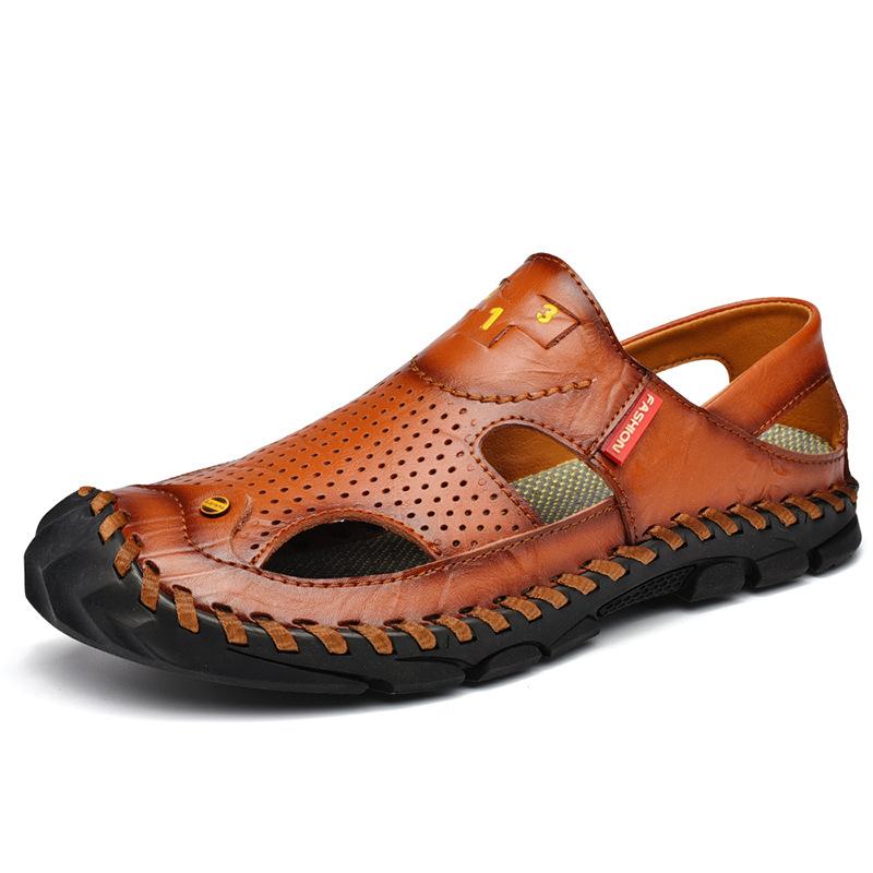 Summer Cowhide Closed Toe Men's Sandals Genuine Leather Driving Summer Leather Sandals Soft Bottom Non-Slip Beach Shoes