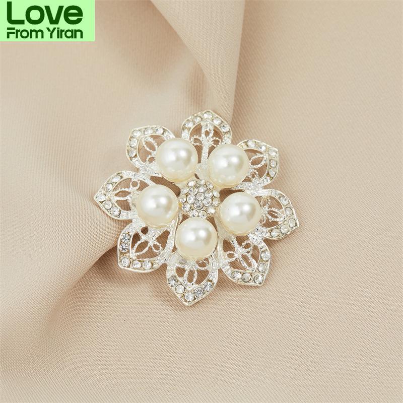 

Модная брошь из жемчуга для женщин, роскошная брошь в виде лепестка циркония, прищепка, аксессуары, ювелирные украшения оптом