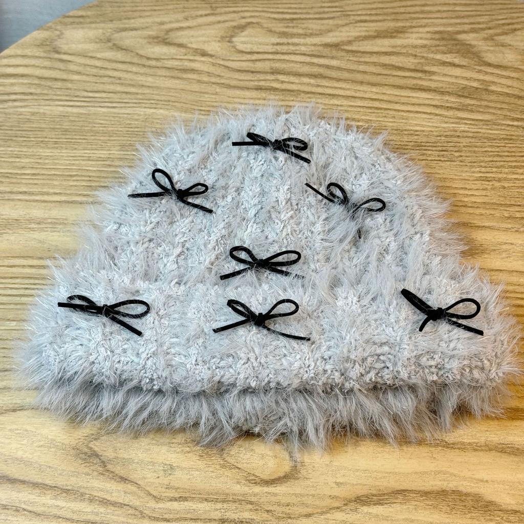 Sweet and Cute Bow Woolen Hat for Women in Autumn and Winter. New Face Showing Small Knitted Cold Proof Baotou Hat.