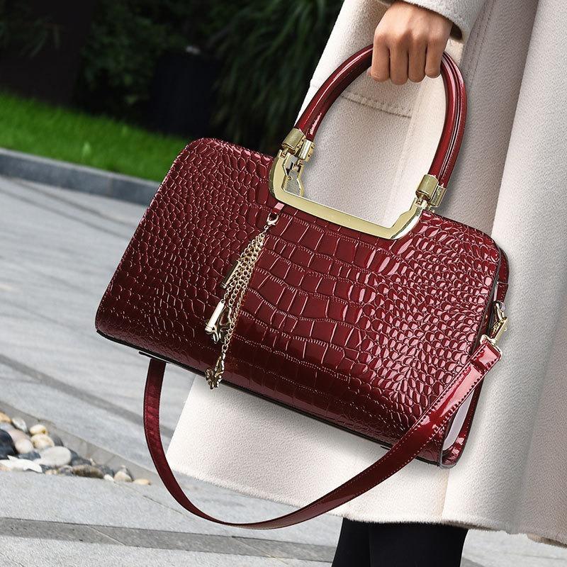 Women's handbag, new patent leather alligator pattern shoulder bag, high-end large-capacity bag, tote bag.