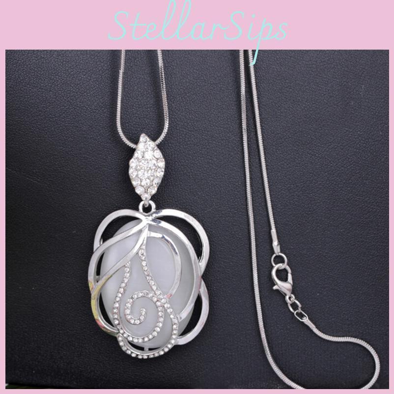 Elegant Korean Style Long Sweater Necklace With Rose Pendant And Platinum Finish