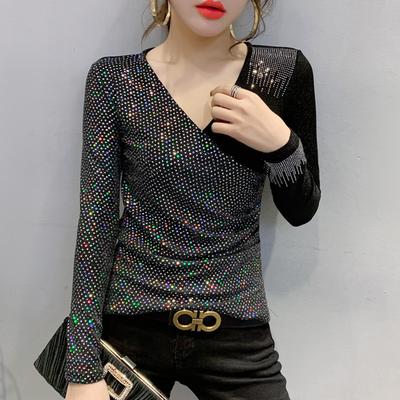 Mesh-Basisshirt für Damen im Herbst und Winter, glänzendes, plissiertes, sexy V-Ausschnitt-Top, schmales Langarm-T-Shirt