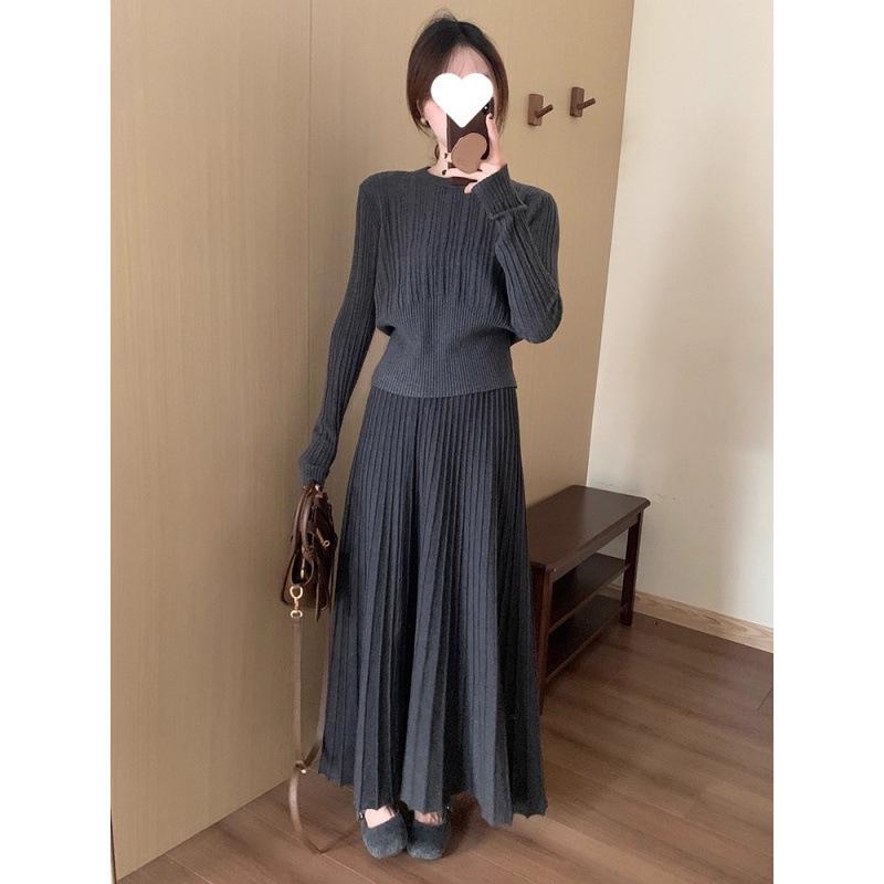 Korean Style High-Waisted Pleated Knit Midi Skirt: Elegant, Versatile, and Soft for a Casual Ladylike Look