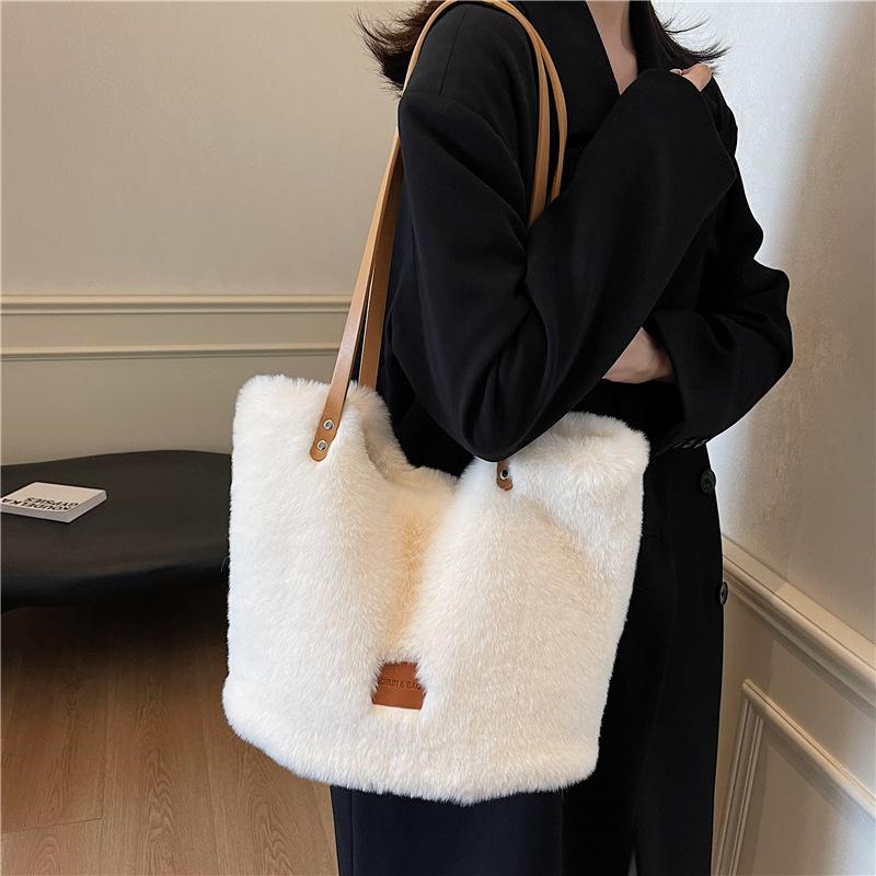 Women Plush Shoulder Bag Fluffy Furry Satchel Bag Large Capacity Fuzzy Purse Handbag for Work Travel Shopping