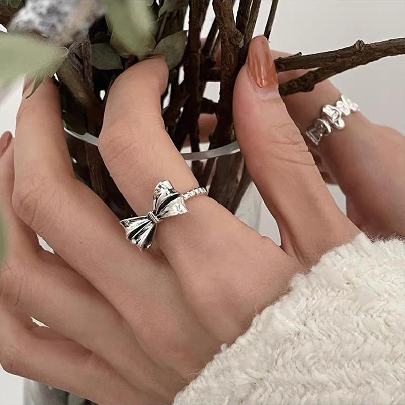 Y2K Vintage Flower Bowknot Open Ring for Women Metal Style Hollow Petals Silver Color Trendy Finger Accessories Fashion Jewelry
