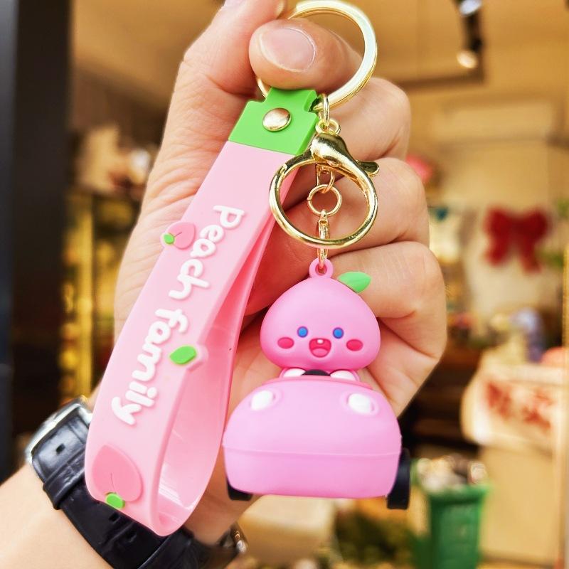

Креативный автомобильный брелок с пандой, мультяшная фигурка коалы, кулон, автомобильный брелок, подарок на школьный праздник, праздничный подарок, игрушка, милая игрушка, действие руки