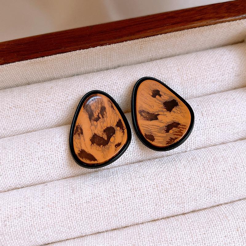 High-End Retro Leopard Print Herzohrringe - Silber Stecker Nische Maillard Stil für Damen