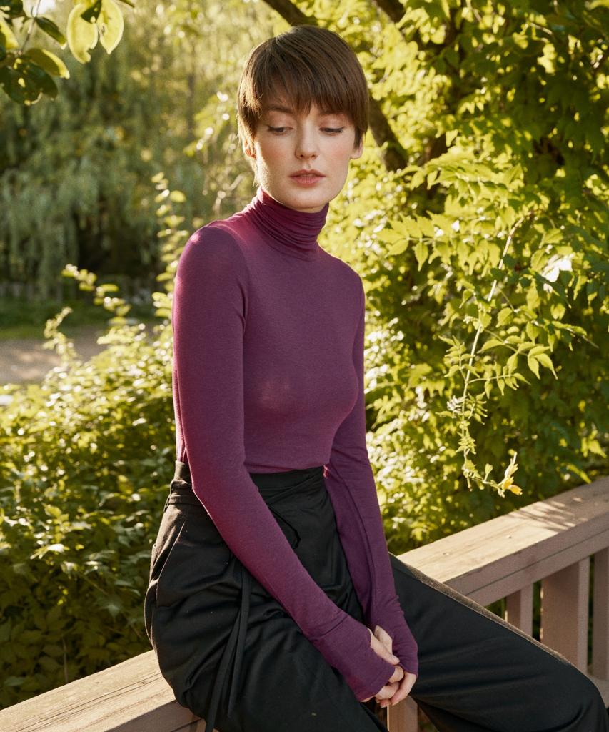 HANSUKNE Crop Warmer Turtleneck (Purple)