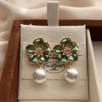Retro Petals Flower Enamel Earrings Pearl Soft Earrings Gentle And Smart Small Fresh Atmosphere Gorgeous Earrings