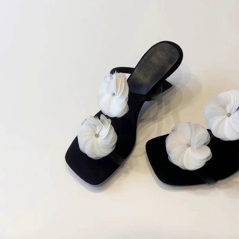 Fashion Retro Flowers Fashion Temperament One Strap Slippers Women's Outside Wear New Square Toe Open Toe Wedge Sandals