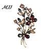 Wreath Lapel Pin Vintage Flower Brooch Pin, Floral with Colorful Daily Wear Jewelry Rhinestones, Accessory for Clothing Dress Coat Bags Scarves