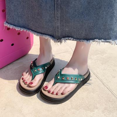Fashion Waterproof Platform Flat Sandals Summer New Round Head Clip Toe Rivet Soft Sole Anti-slip Wear-resistant Flip-flops