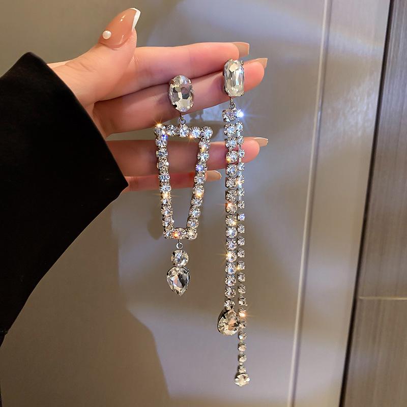 Diamond Heart Flower Silver Needle Earrings: European & American Fashion Square Studs – Niche Commute Style