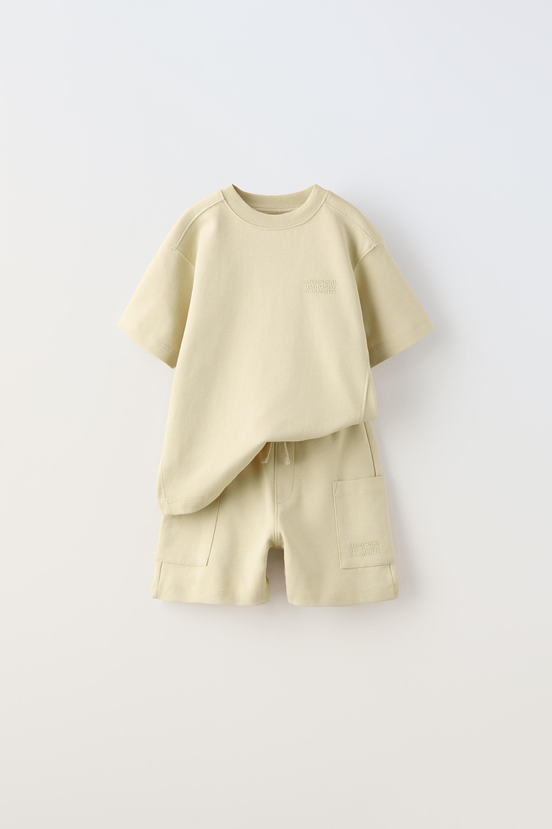 

КОМБИНИРОВАННАЯ ФУТБОЛКА И ШОРТЫ-БЕРМУДА ИЗ ПЛЮША