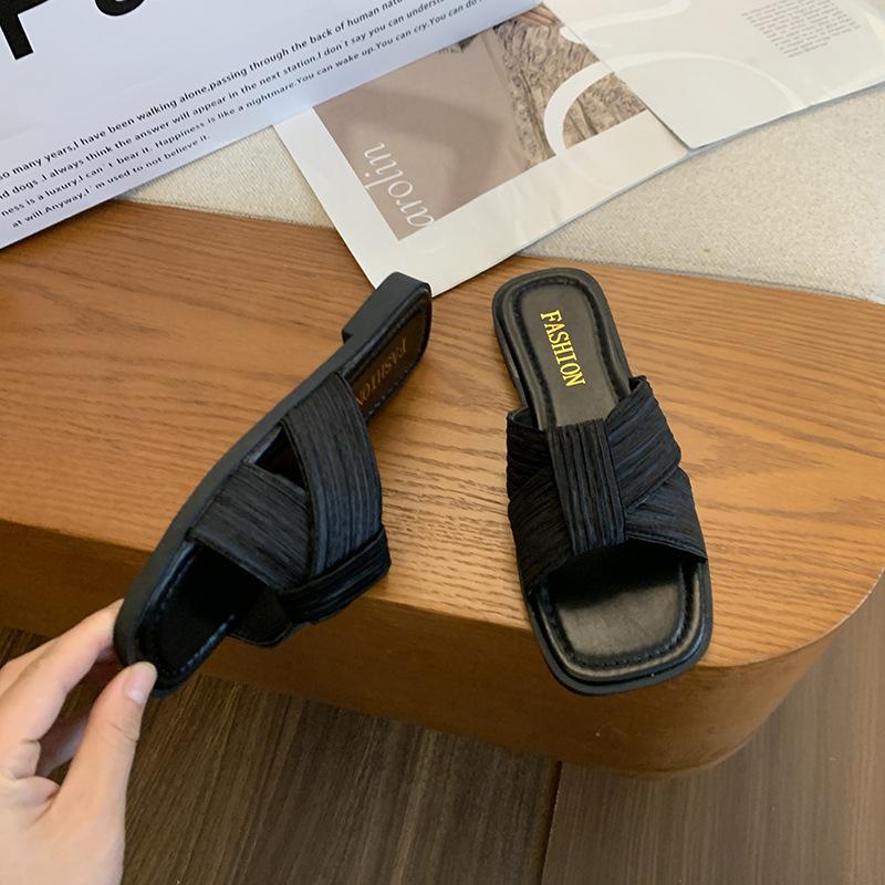 Foreign Trade Large Size Summer Outer Wear One-word Slippers 2025 New Summer Beach Wind Cross with Breathable Lightweight Slippers