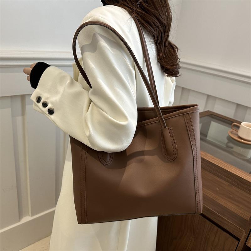 New Trendy Niche Design Tote Bag Retro Large-capacity Bag Women's Bag Fashionable Shoulder Commuter Bag