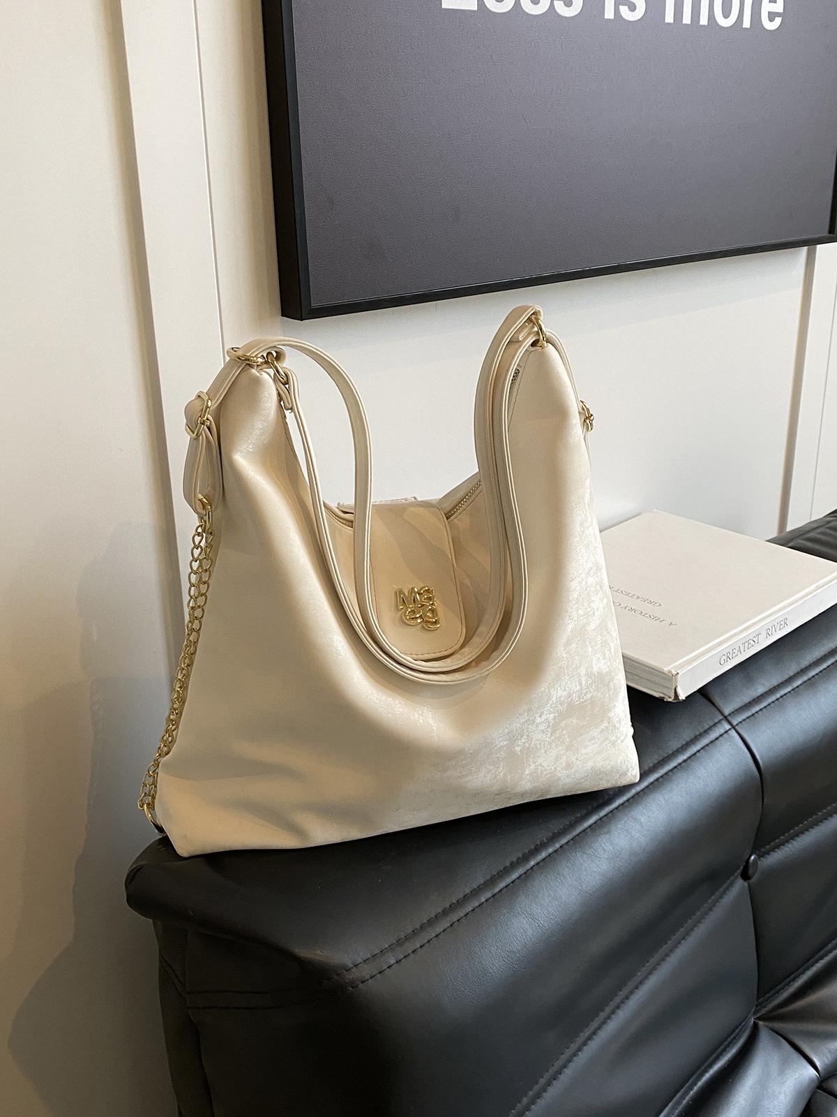 

Commuter large-capacity bag women s new shoulder bag niche popular high-end dual-purpose backpack белый