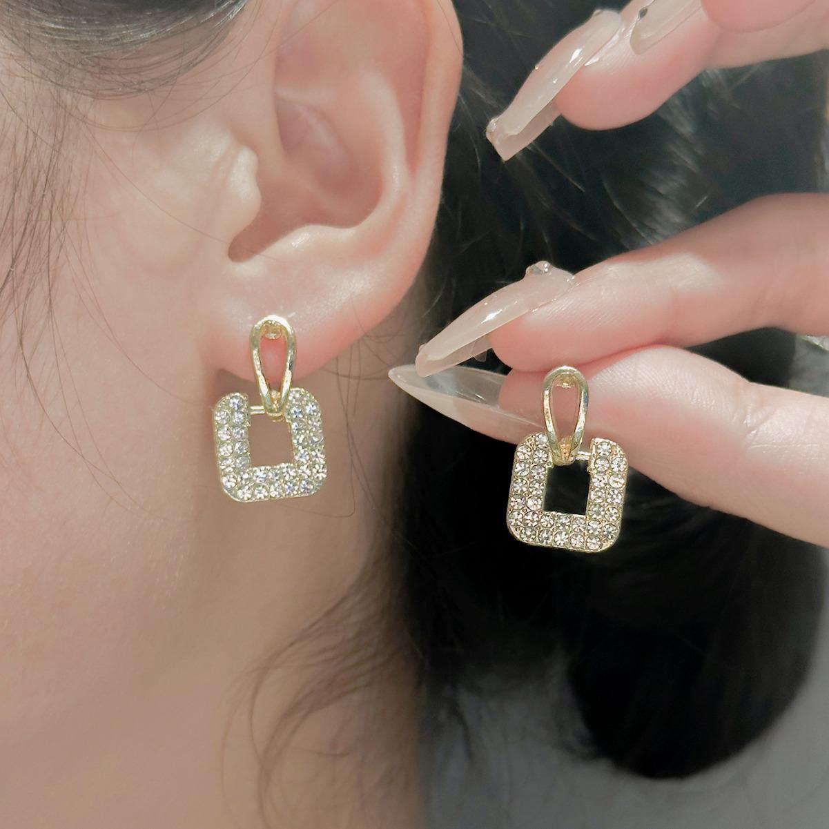 

Простые Роскошные Повседневные Квадратные Серьги-Пусеты с Полным Бриллиантом в Корейском Стиле, Универсальный Дизайн 2020 года.