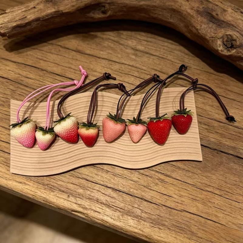 1Pcs Bag Accessories Jewelry 3D Resin Strawberry Bag Charm Cute Keychain Pendant For Phone Lanyard Christmas Gifts