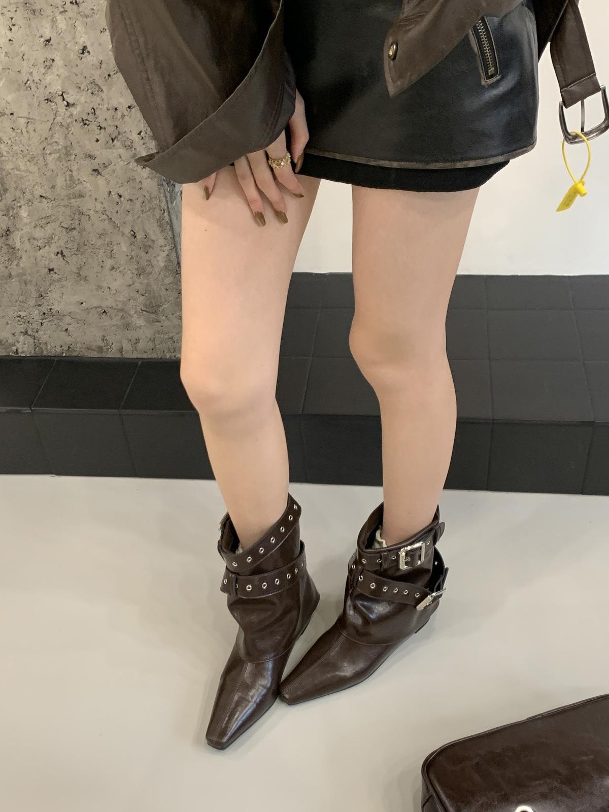 

Shoes Women s Explosive Maillard Women s Pointed Rivets Pants Pants Boots Belt Buckle Martin Boots Short Boots Women s Shoes 39 коричневий