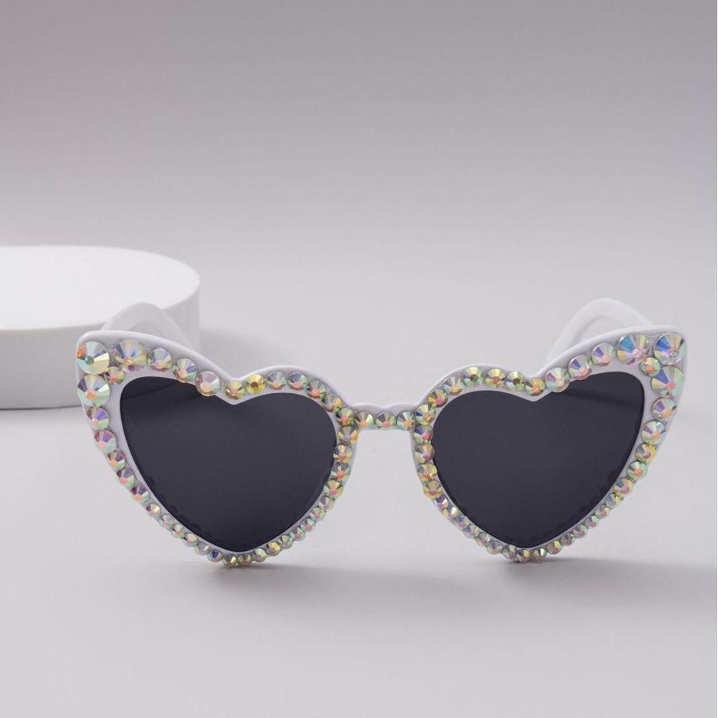 Heart-Shaped Rhinestone Sunglasses: Cute Pointed Diamond Handmade Design for Women