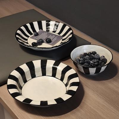 Czarno-białe paski ceramicznej zastawy stołowej, porcelanowe głębokie naczynie, talerz słomkowy, talerze obiadowe do makaronu, miski, zastawa stołowa, bezpieczne do mikrofalówki
