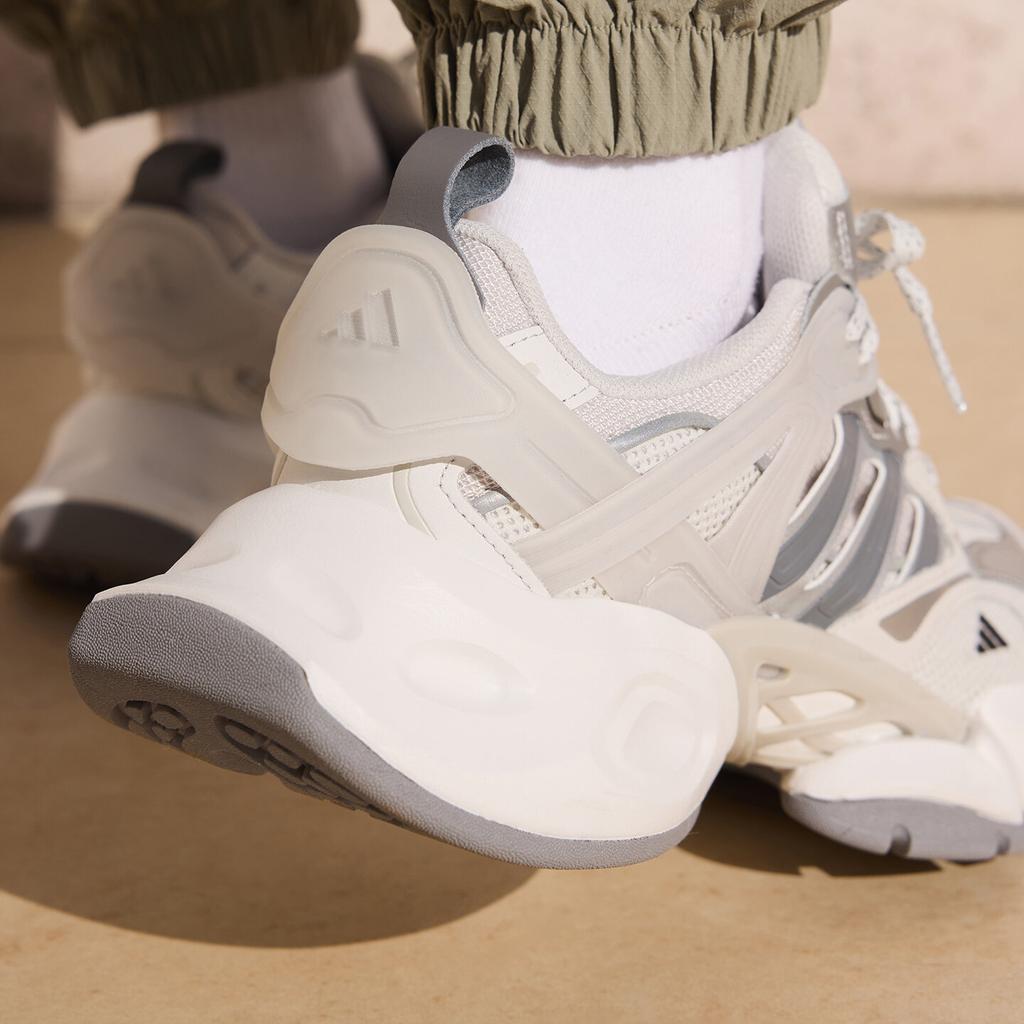 adidas XLG Runner Deluxe Gris Argent Blanc