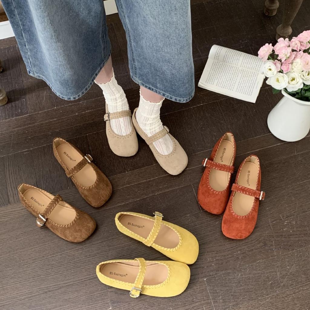 2025 Spring and Autumn New Fashion Versatile Niche Round Head Shallow Mouth Retro One-word Buckle Strap Single Shoes Small Leather Shoes Bar