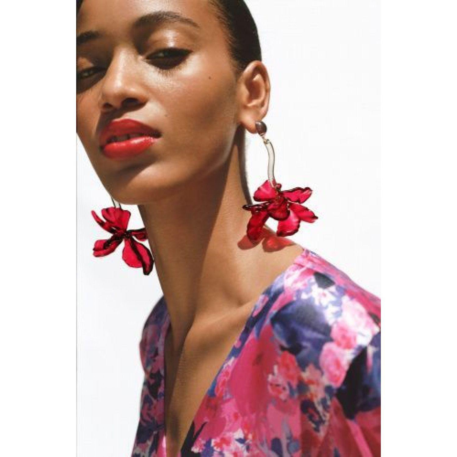 

RESIN FLOWER EARRINGS