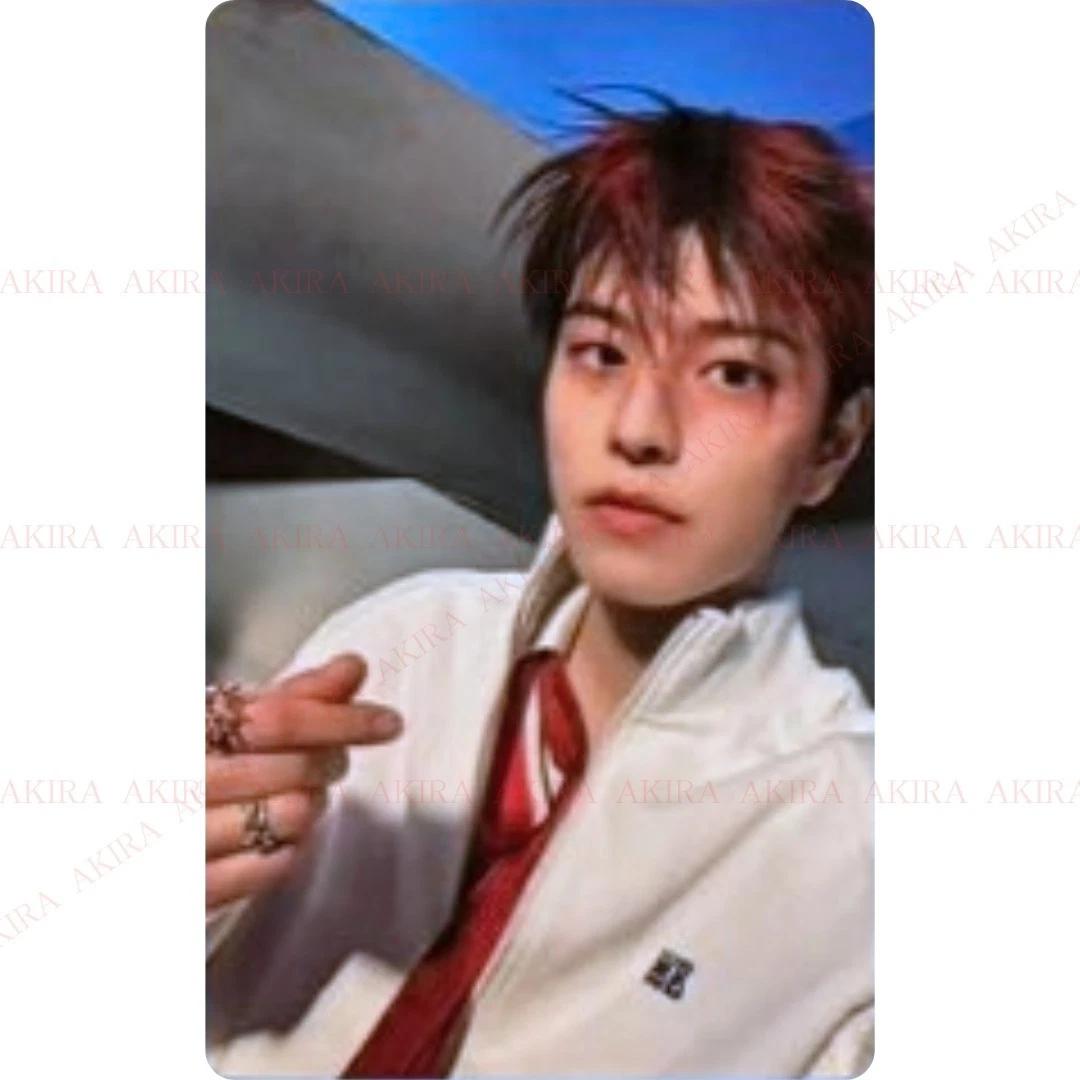 

Stray Kids СЬОНМІН АЛЬБОМ KARMA ОФІЦІЙНА ФОТОКАРТКА HOORAY ver.