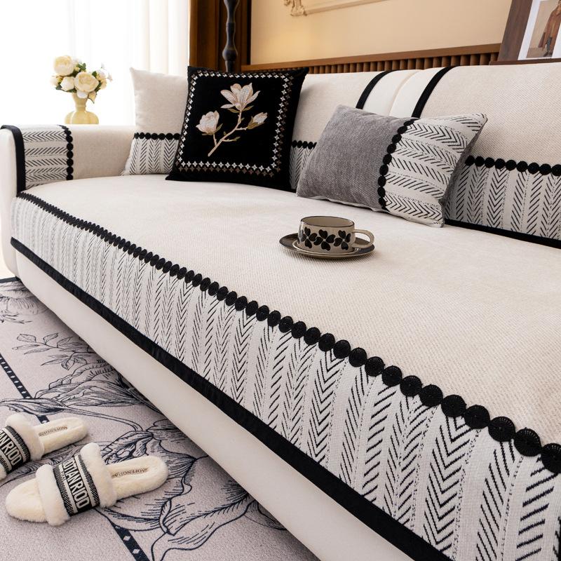 

Подушка для дивана в средневековом стиле, передовой дизайн 2025, новая универсальная четырехсезонная подушка на сиденье из шенилла, фиксированный нескользящий чехол, накидка 70*70cm