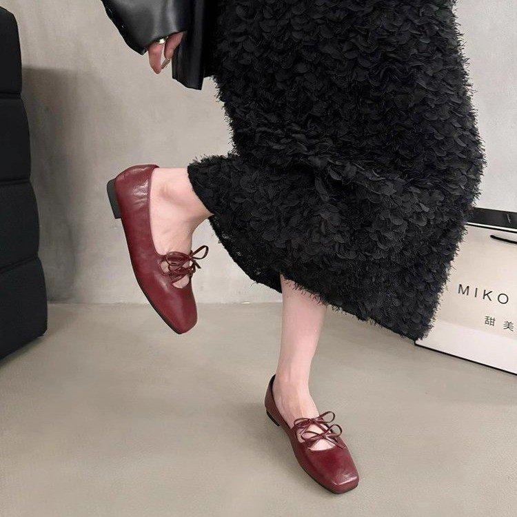 With skirt versatile fried street high value lazy shoes 2025 Internet celebrity autumn new light casual lightweight single shoes women