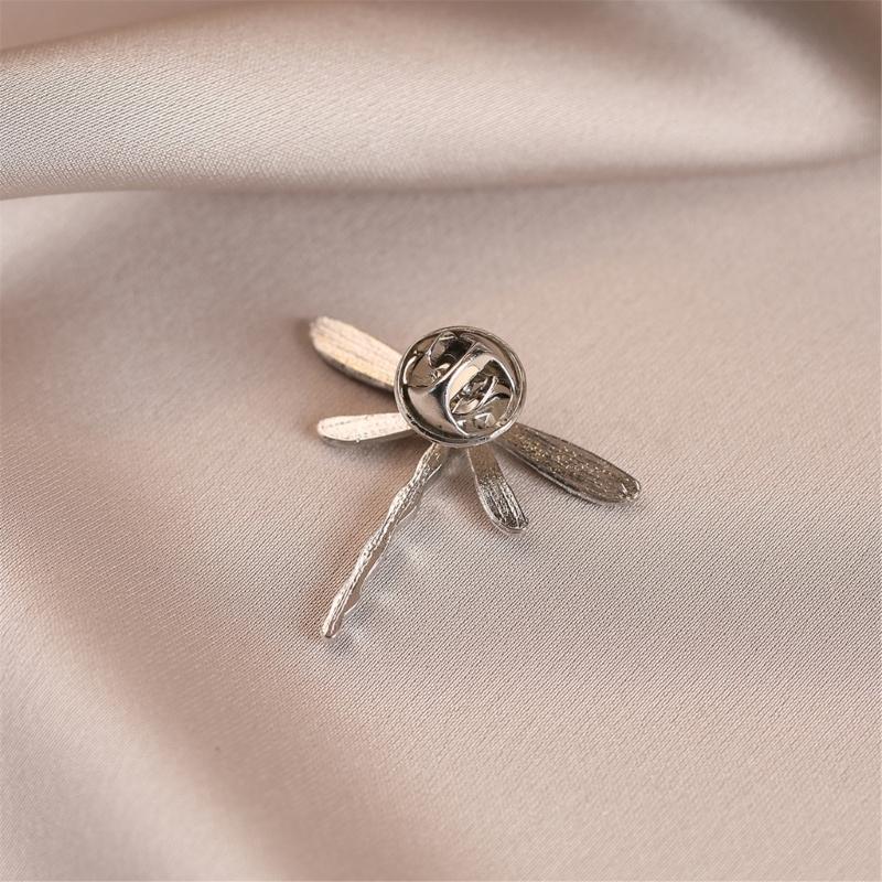 Graceful Dragonflies Brooch For Women Fashion Accessory Alloy Metal Pin For Dress Blouse Jackets Decoration